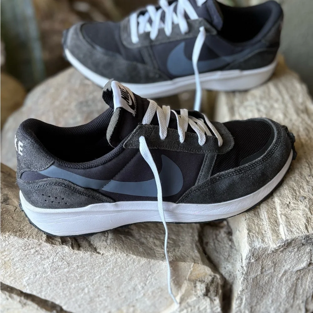 Nike Waffle Debut Mens Black Sneakers - Picture 13 of 16